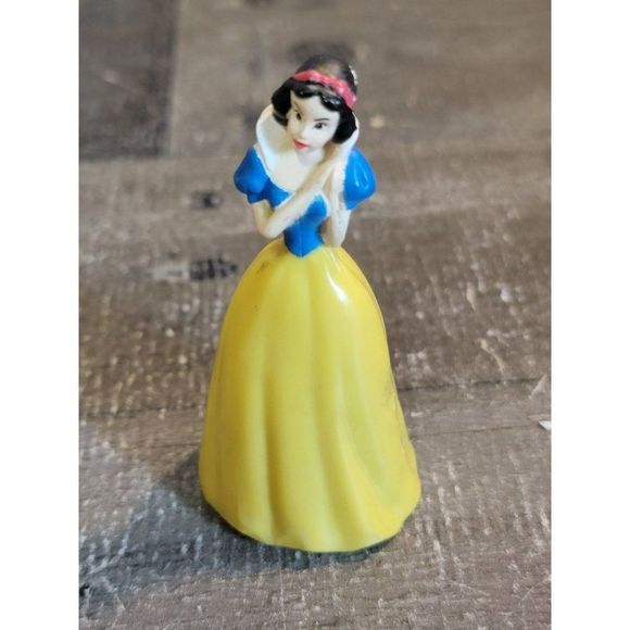Disney Snow White princess toy figure - Picture 1 of 4